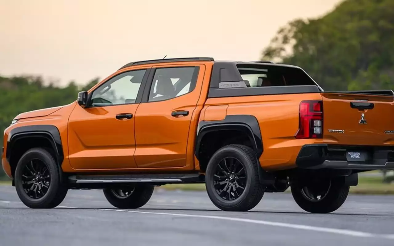 Honda создаст рамный пикап на базе Mitsubishi Triton