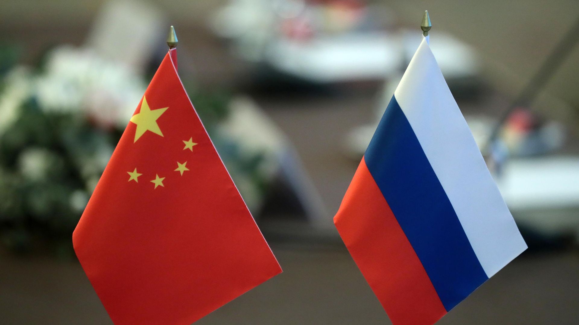 Поставки смартфонов из Китая в Россию достигли максимума с ноября 2024 года