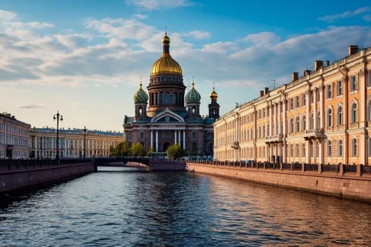 Куда поехать с детьми на осенние каникулы: маршруты по России и за рубежом