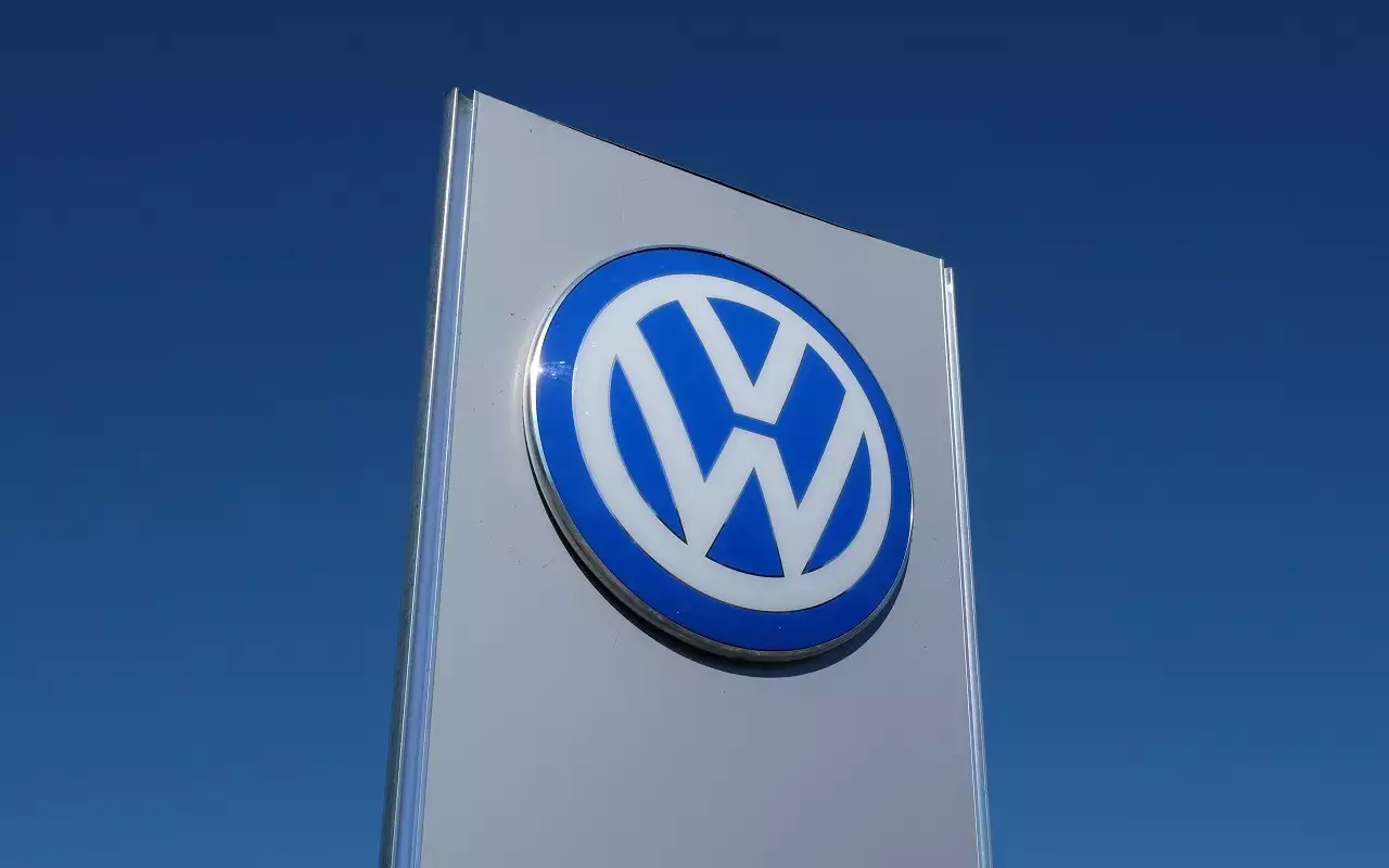 Volkswagen может заморозить зарплаты 600 тысяч сотрудников до 2030 года