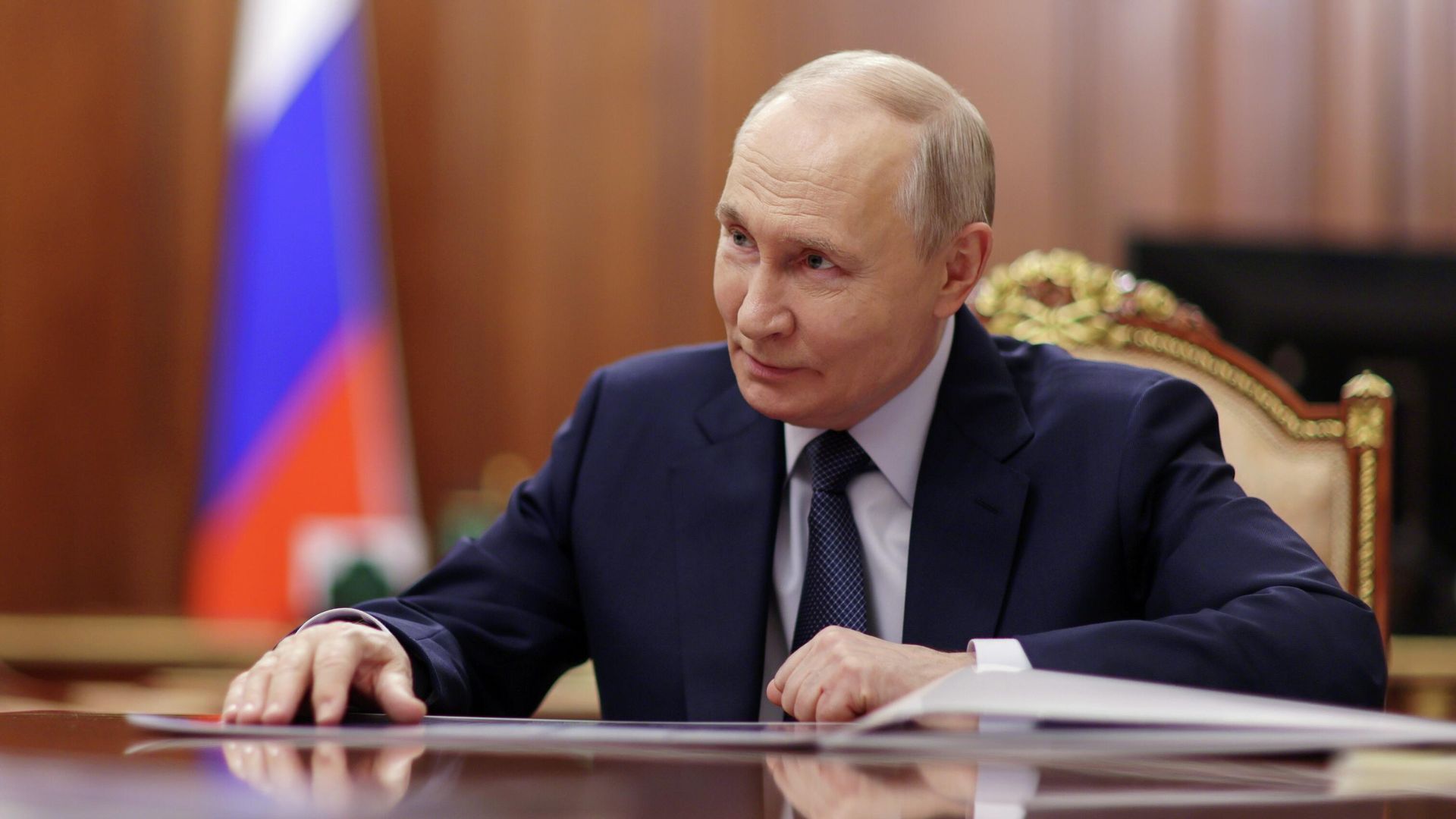 Путин призвал быстрее устранить барьеры в электронной торговле