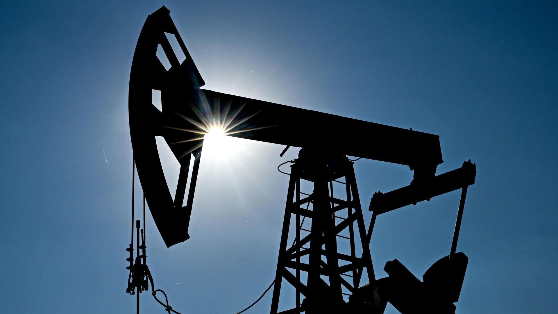 Офис руководства Saudi Aramco повреждён при ударе по зданию компании в Дахране