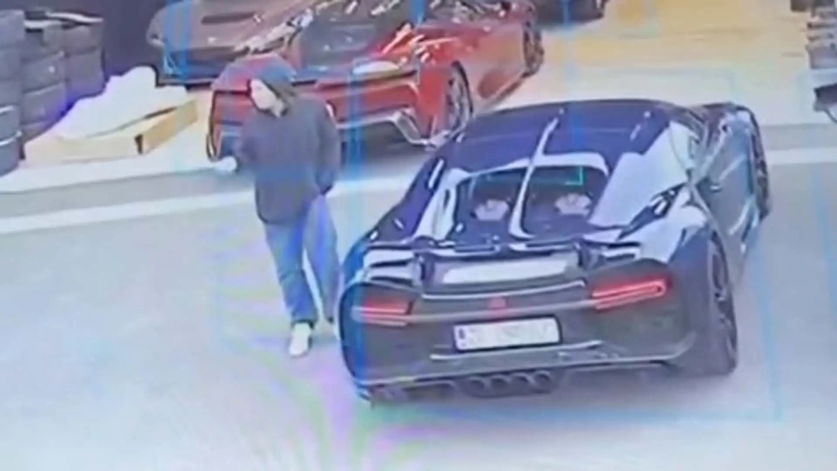 Глава Bugatti Rimac преследовал угнанный Chiron на Porsche 911