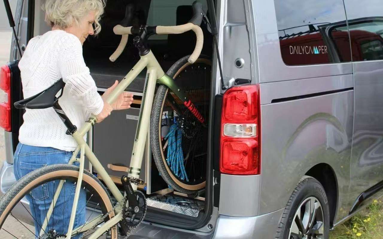 Компактный кемпер Dailycamper Van на базе Opel Zafira