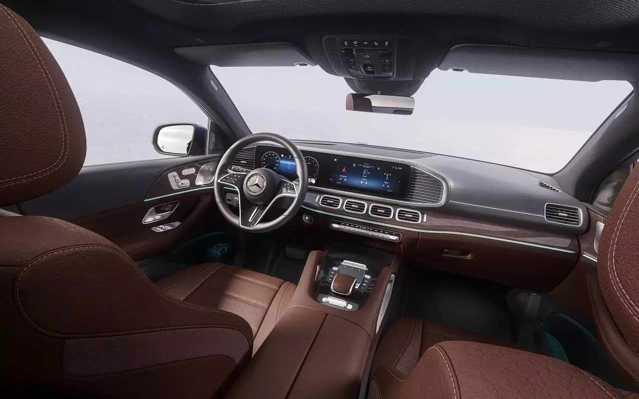 Обновленный Mercedes-Benz GLE появился у российских дилеров по цене около 19 млн рублей