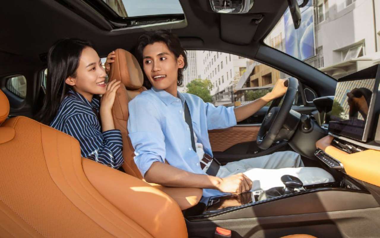 Обновленный Geely Coolray 2027 модельного года поступил в продажу в Китае