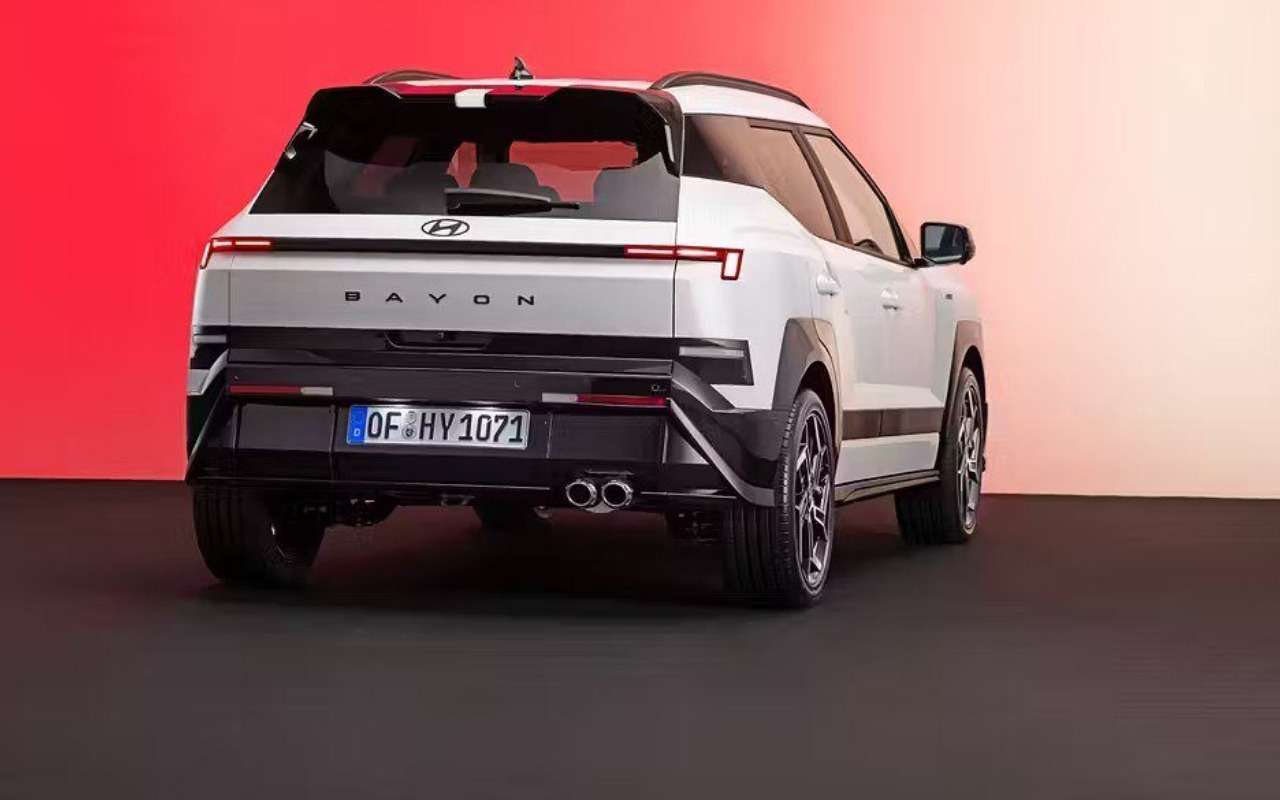 Hyundai Bayon стал крупнее и получил гибридную версию