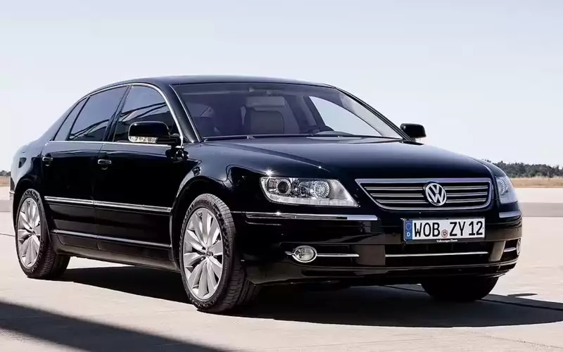 Volkswagen Phaeton W12 потерял 84% стоимости, но не стал дешевым в содержании