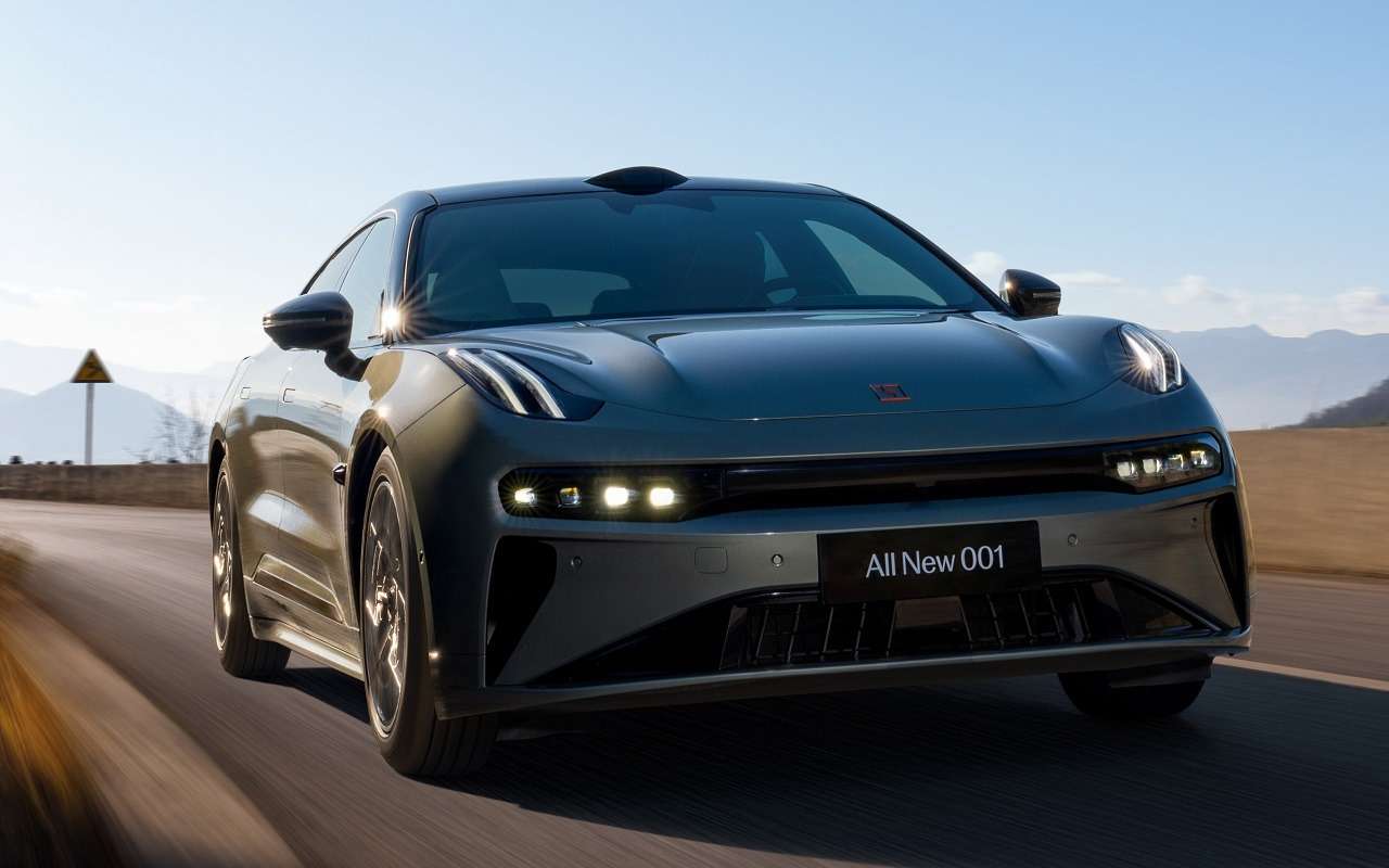 Продажи новых автомобилей Zeekr в России выросли на 83%