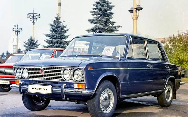 Как ВАЗ-2103 покорял зарубежные рынки и почему не получил автомат