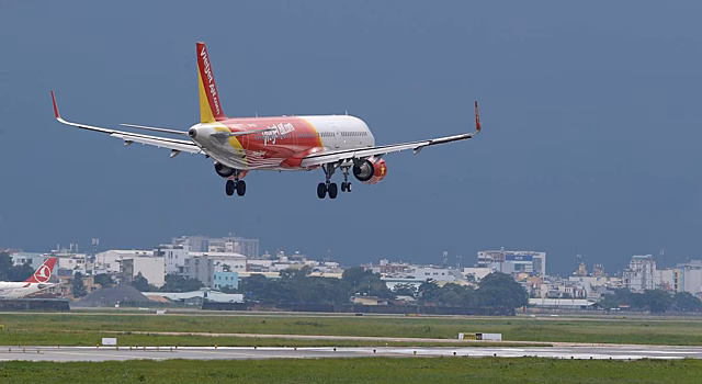 Пассажиров VietJet Air высадили в Казани вместо Москвы