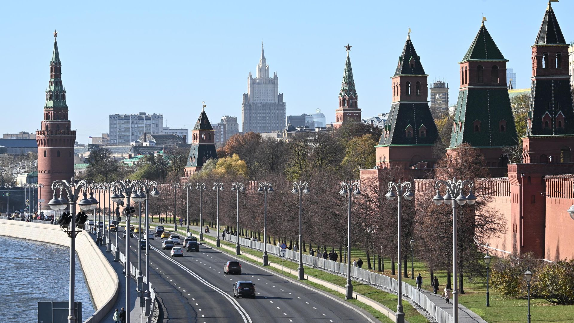 Песков: возобновление переговоров России, США и Украины не ограничит боевые действия