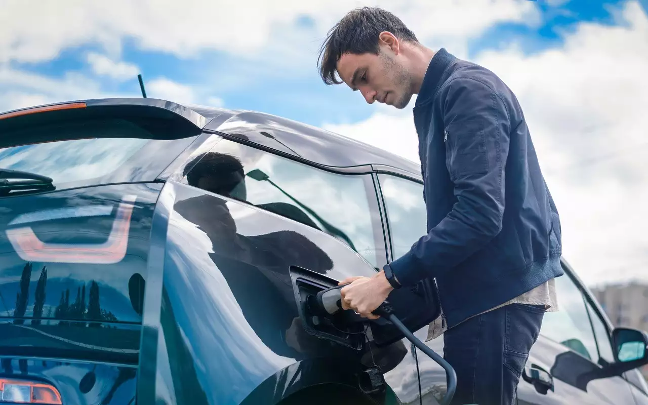 Mercedes-Benz снизила прогноз по рентабельности легкового бизнеса
