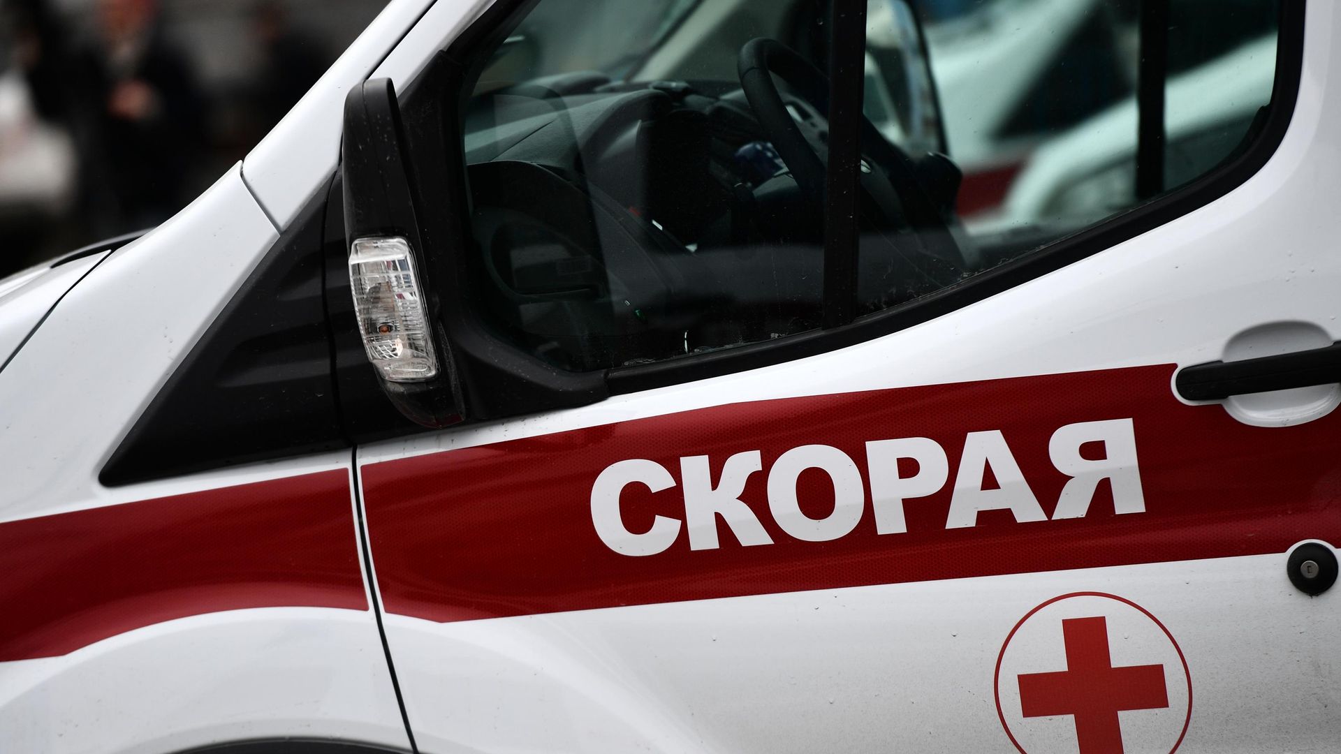 В Набережных Челнах микроавтобус столкнулся с «Москвичом», есть пострадавшие
