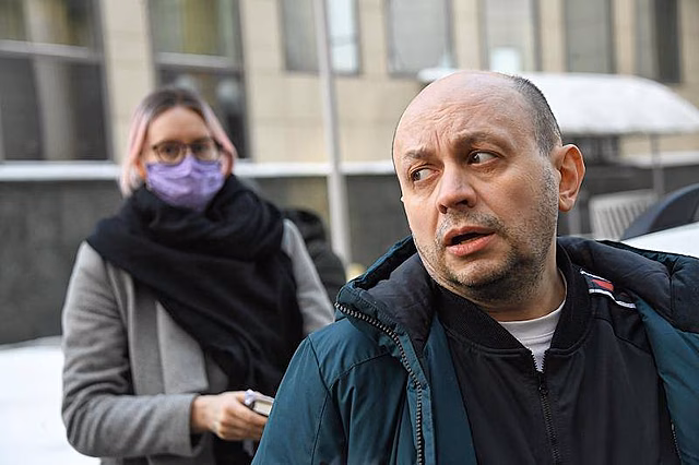 Главного редактора «Медиазоны» Сергея Смирнова заочно приговорили к году колонии