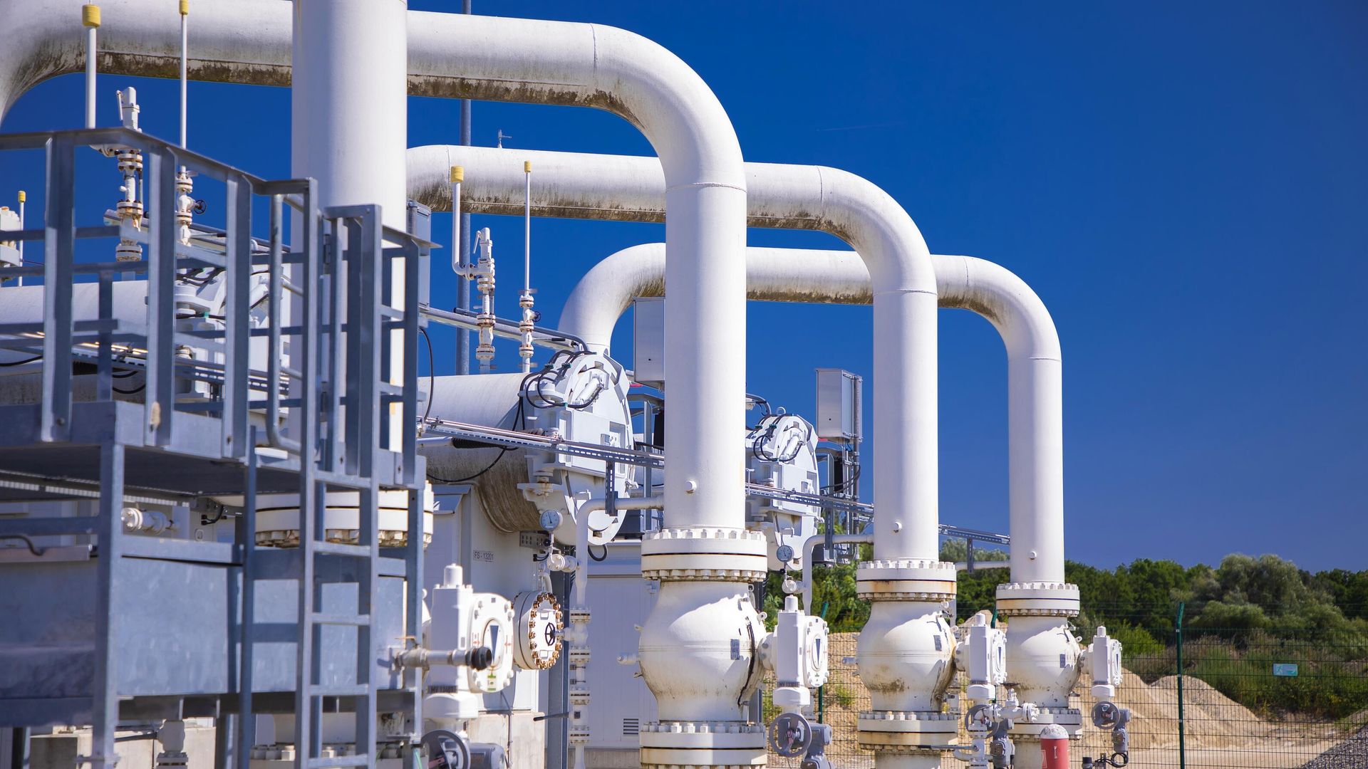 Цена газа в Европе поднялась почти до 1043 долларов за тысячу кубометров