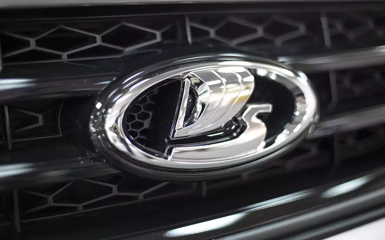 АВТОВАЗ прокомментировал сокращение числа дилерских центров Lada в Москве