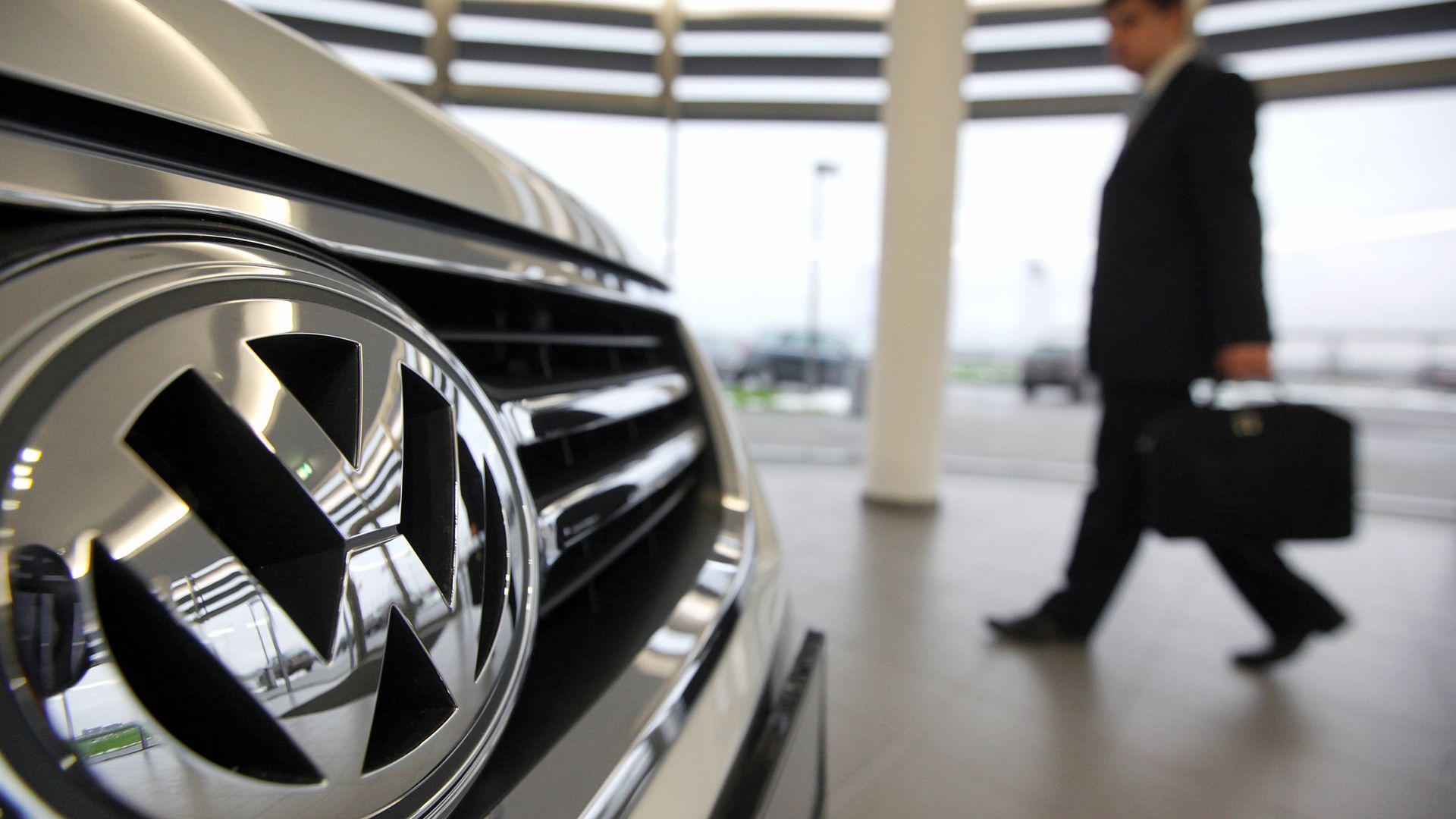 Volkswagen может сократить еще 12 тысяч рабочих мест