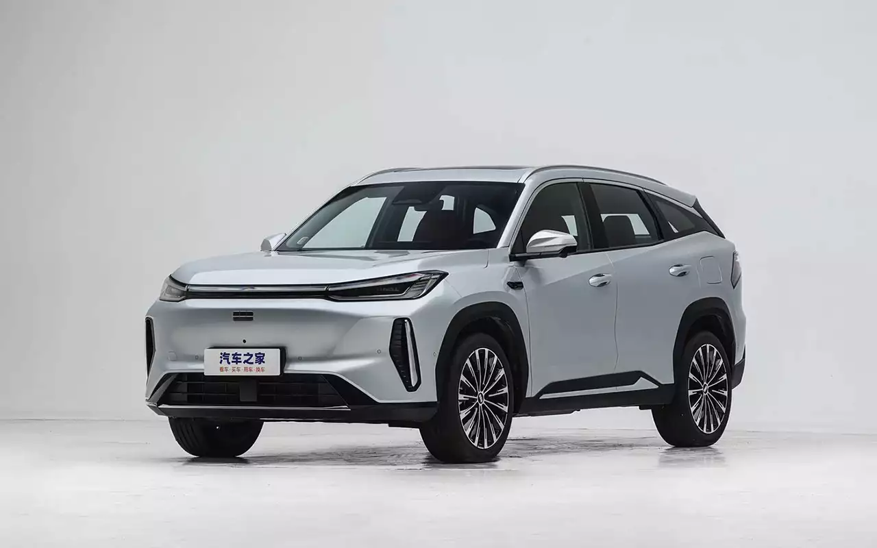 Geely Galaxy M7 стал лидером параллельных поставок марки в России