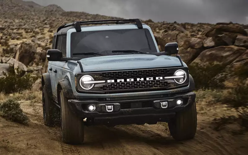Новый Ford Bronco появился в России: цены начинаются от 8 млн рублей