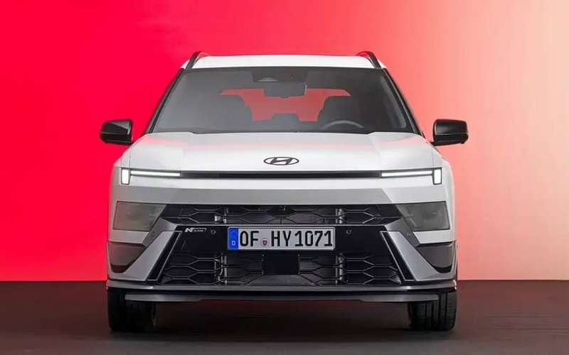 Hyundai Bayon стал крупнее и получил гибридную версию