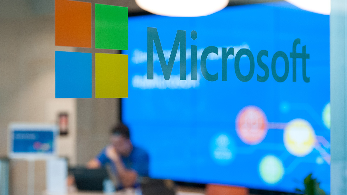 США приостановили участие Microsoft в программе рабочих виз и грин-карт