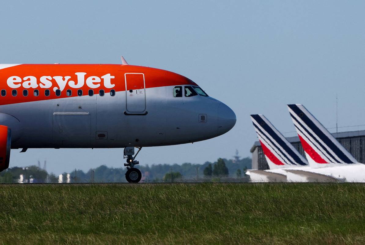 Пассажиры EasyJet четыре дня ждали багаж после рейса из Неаполя в Берлин
