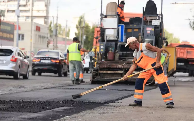 День работника дорожного хозяйства: благодарность тем, кто строит дороги России