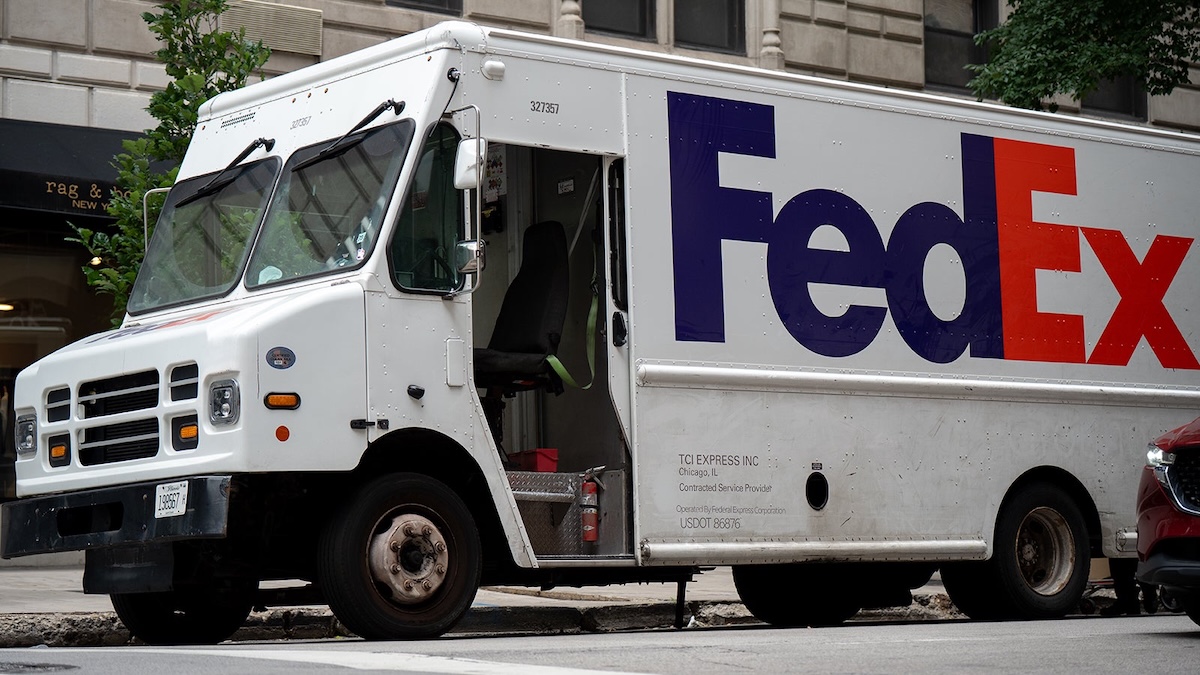 PSA сообщила о краже 6451 коллекционной карточки из грузовика FedEx
