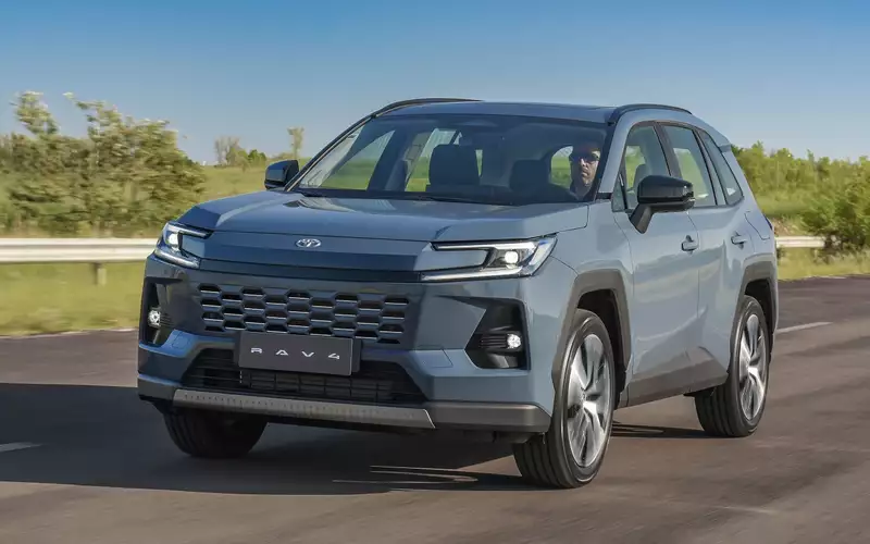 Японские кроссоверы в России подорожали: цены Mazda, Toyota и Nissan