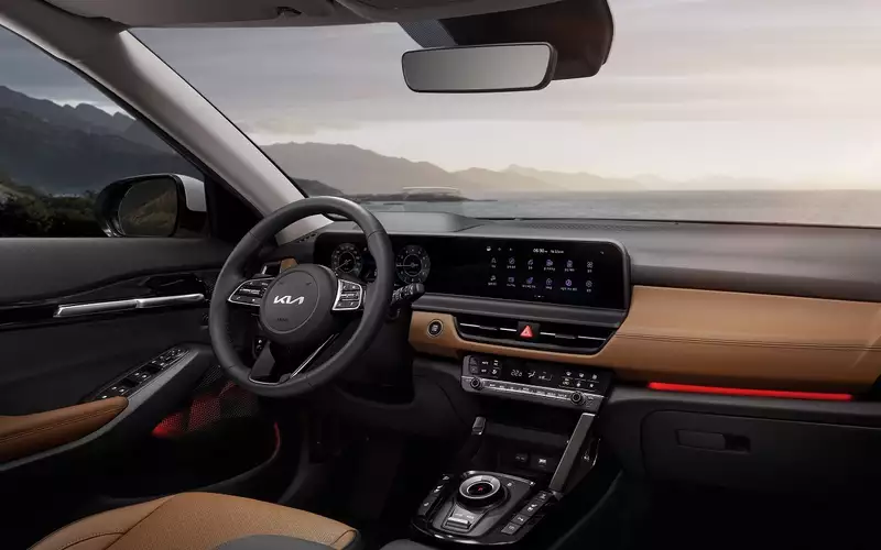 Новые Kia Seltos из Китая продают в России от 2 млн рублей