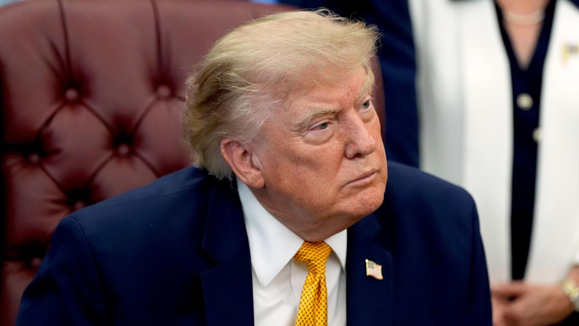 Трамп заявил, что Зеленский и его команда «уничтожили Украину»