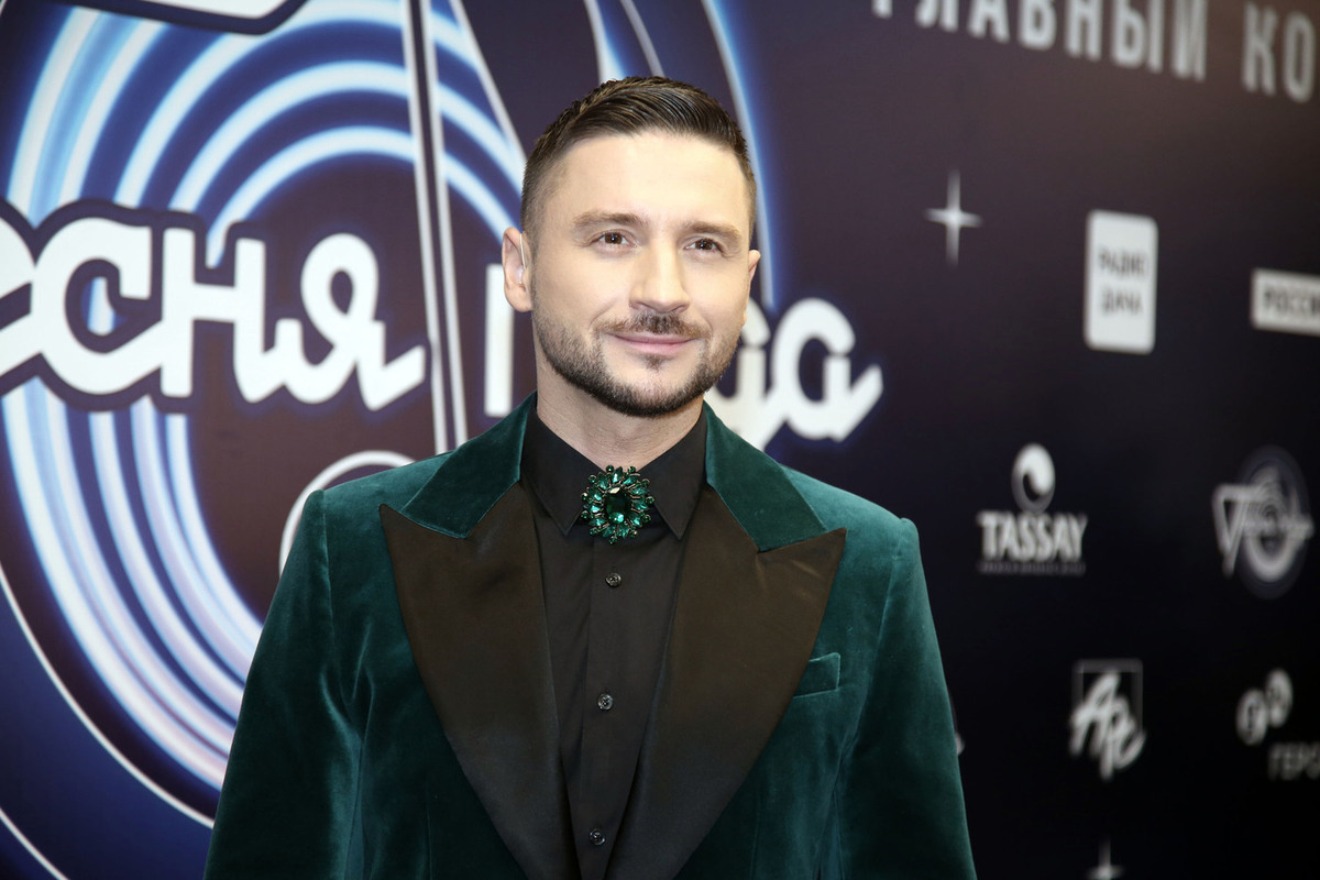 Сергей Лазарев расплакался во время пятого концерта подряд в Москве