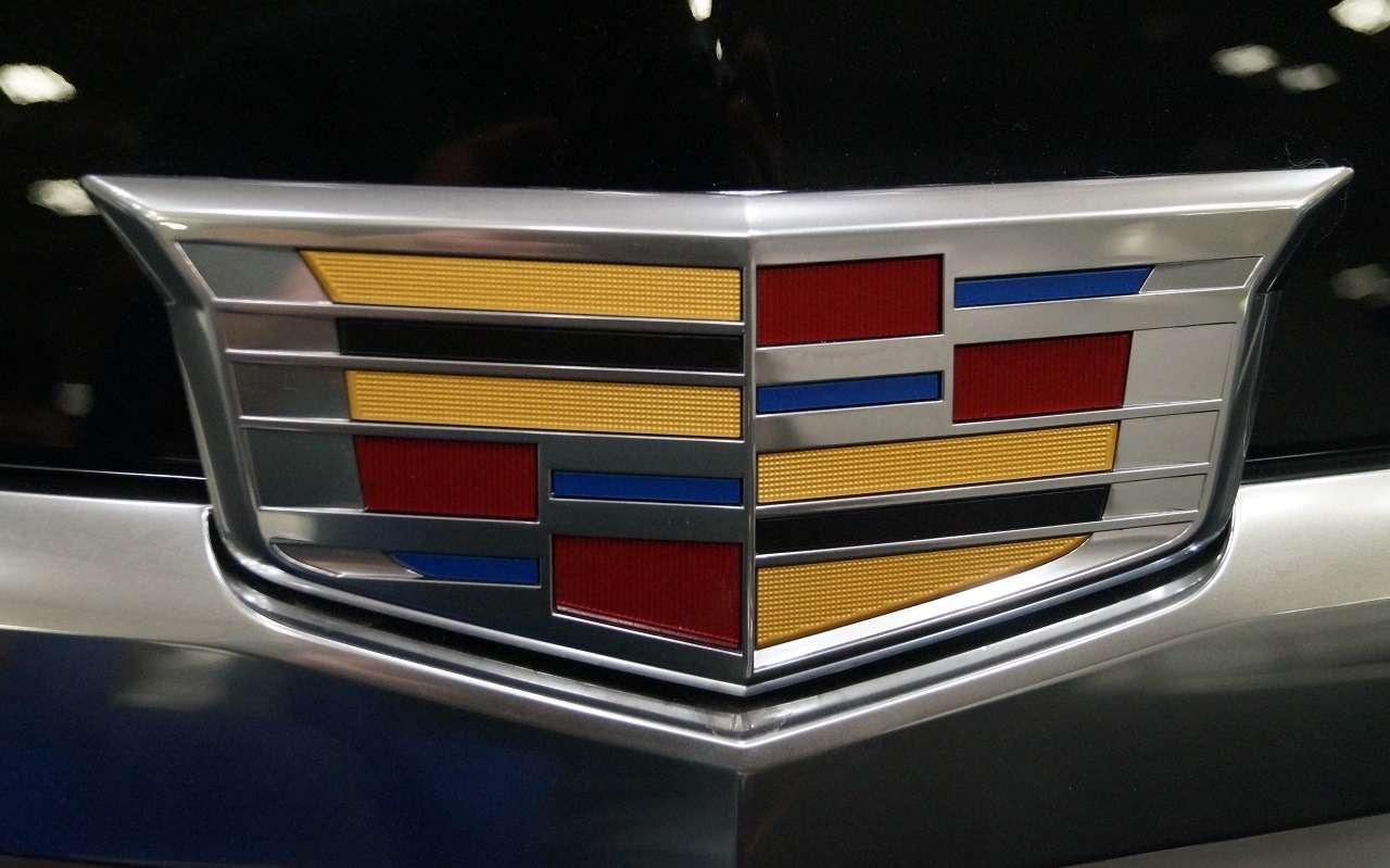 GM обсуждает Cadillac без руля, но не готова отказываться от контроля водителя