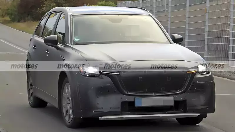 У Нюрбургринга заметили загадочный кроссовер, похожий на Mazda CX-90