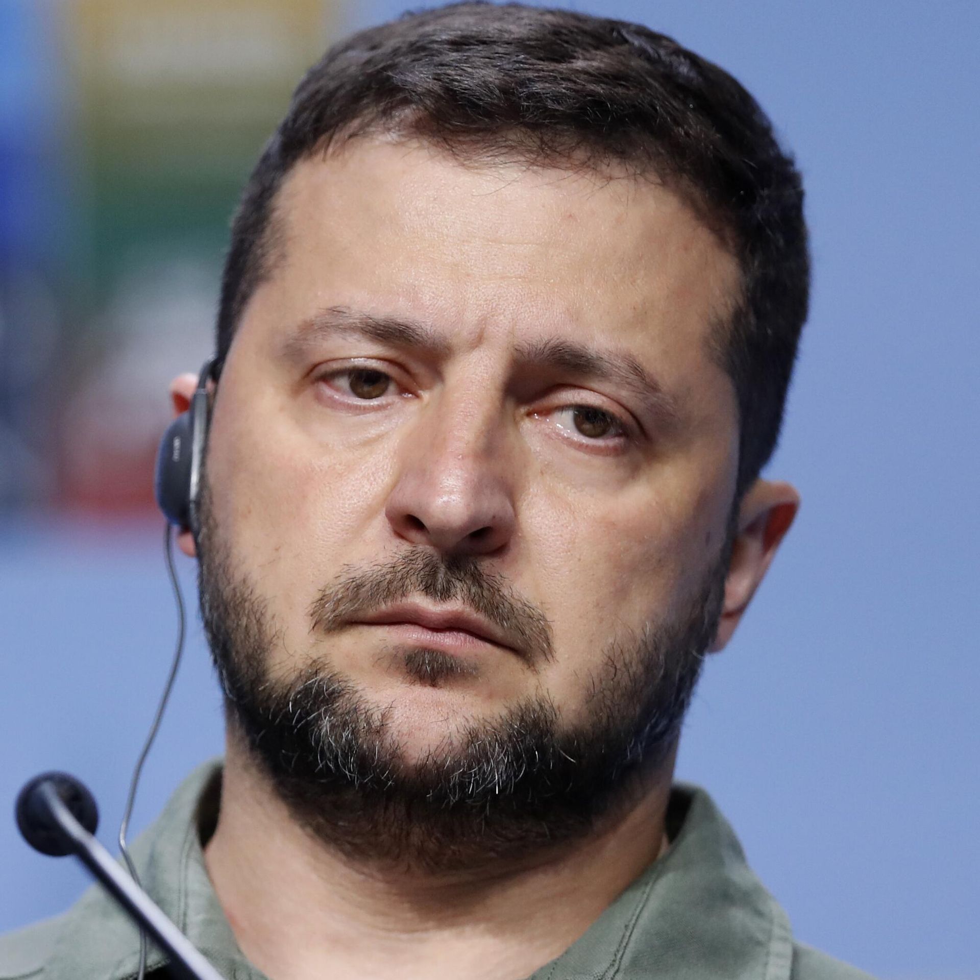 Зеленский отказался уходить в отставку и выступил против выборов на Украине