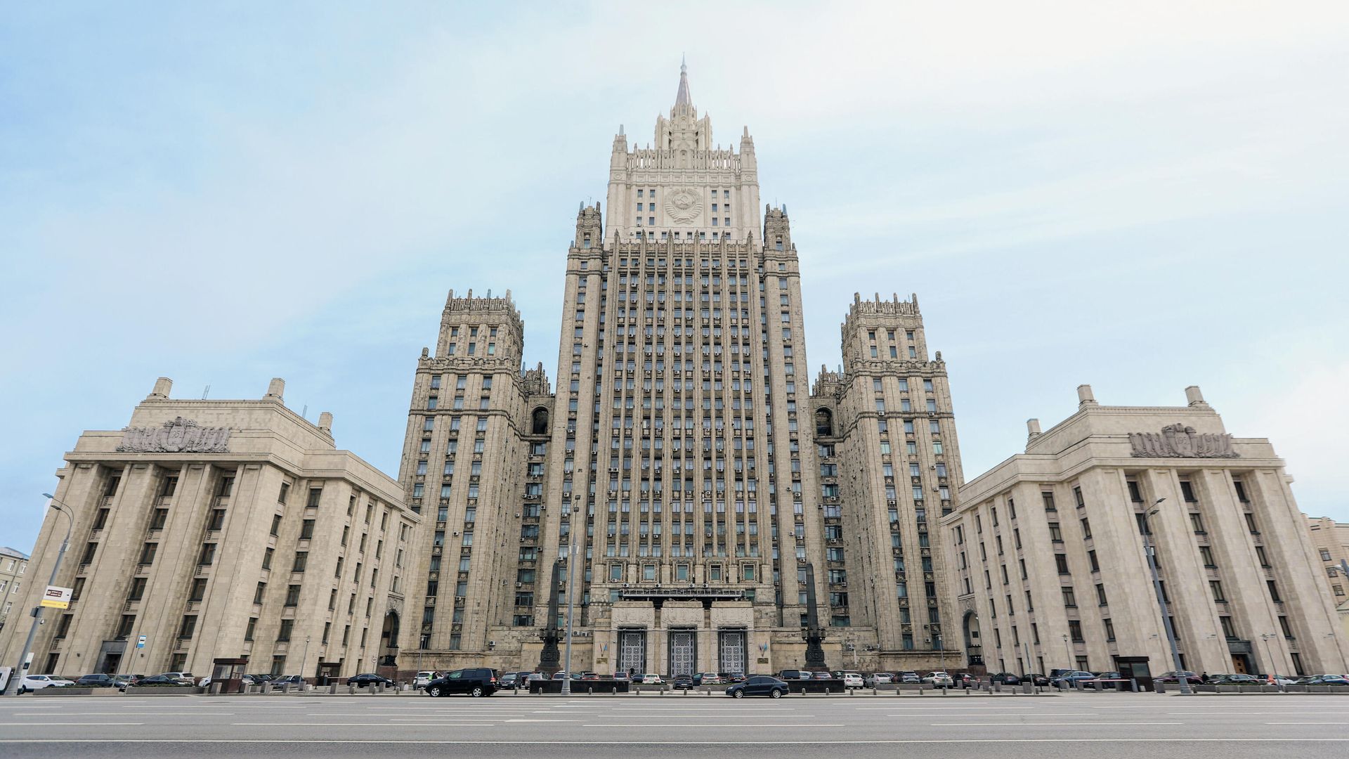 ЕС рассчитывает запросить у Британии и Канады до 25 млрд евро для Украины в 2027 году