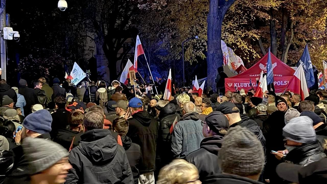 В Варшаве произошли столкновения у здания Конституционного суда