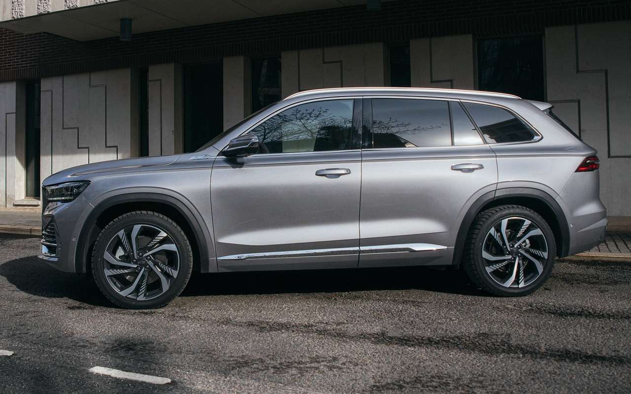 Запасы Geely Monjaro, Atlas и Preface в России оценили до ноября