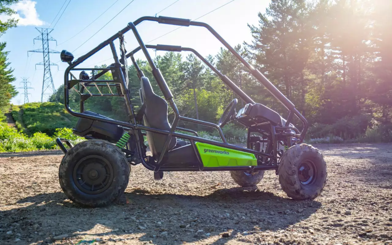 Greenworks представила электрический карт GK52400 для бездорожья