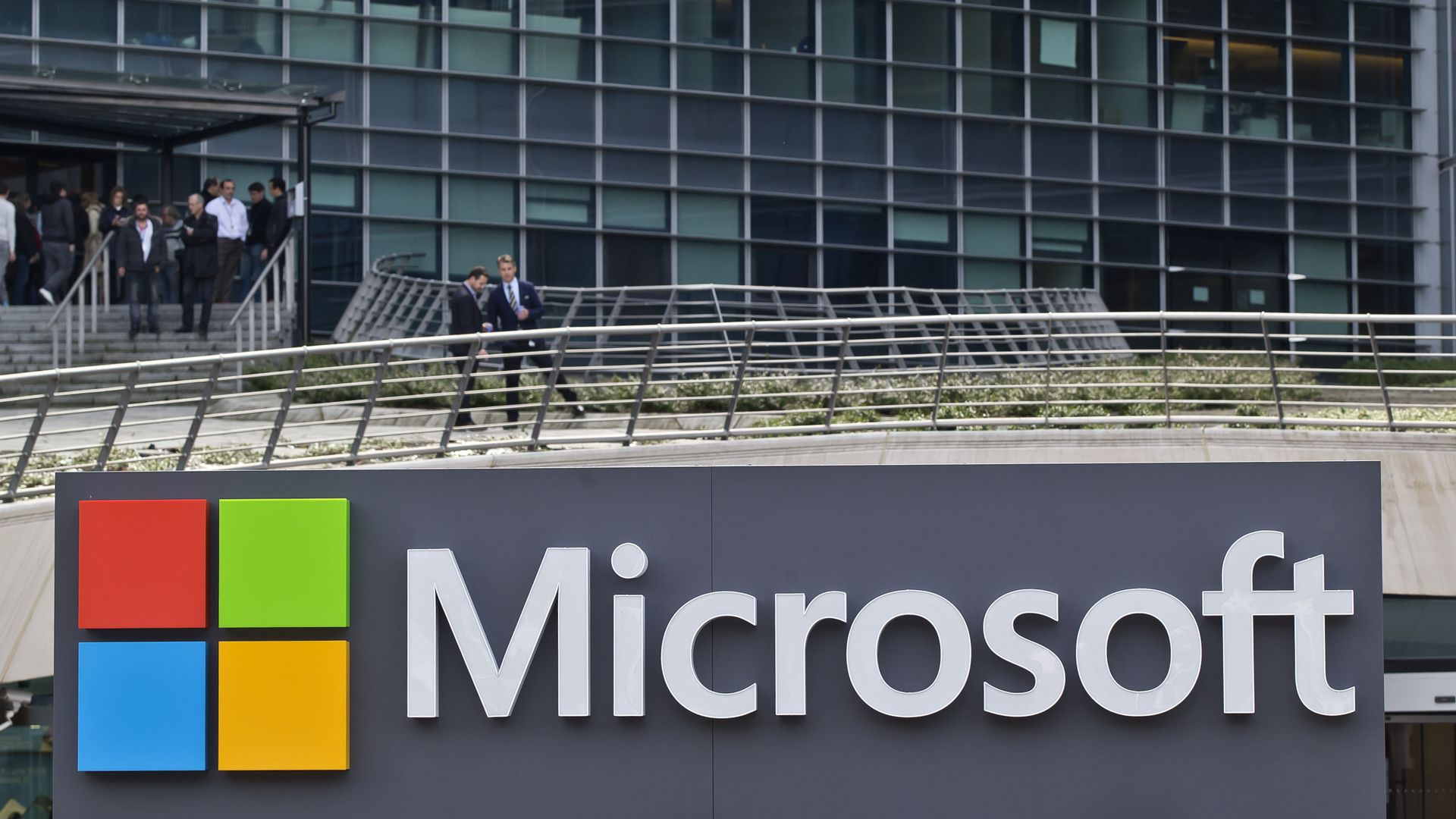 Apple и Microsoft внесли в реестр организаторов распространения информации