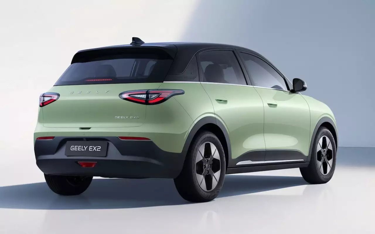 Geely EX2 готовится к официальному старту продаж в России