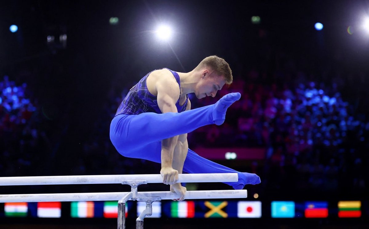 Даниел Маринов завоевал бронзу чемпионата мира на параллельных брусьях