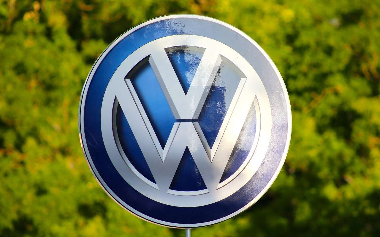Volkswagen зафиксировал крупнейшее за четыре года падение поставок