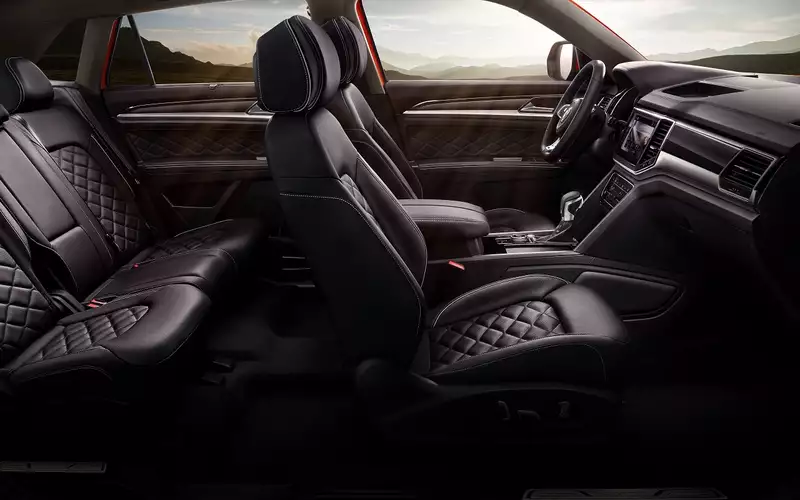 Купе-кроссоверы Volkswagen Teramont X появились в России по цене от 5,15 млн рублей