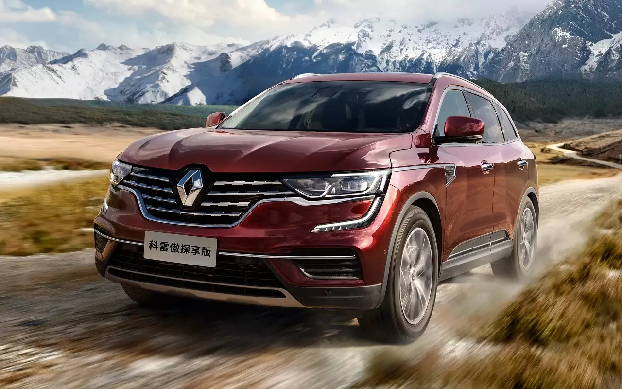 Рестайлинговый Renault Koleos привезли в Россию по цене от 3,7 млн рублей
