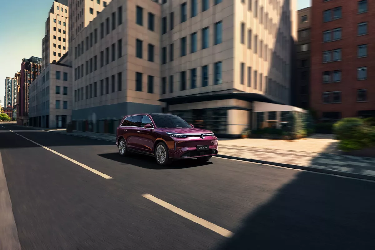 В России представили пять новых моделей: от Subaru Outback до гибридного Jetour T1