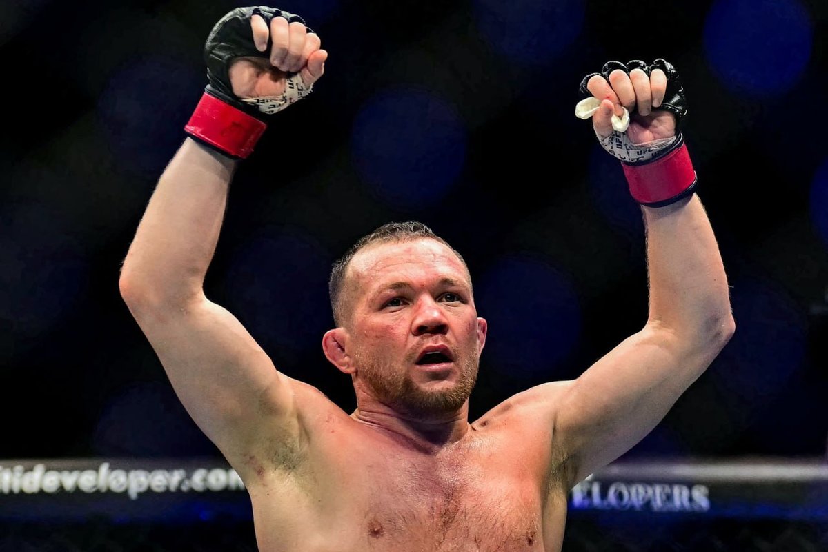 Пётр Ян победил Мераба Двалишвили и защитил пояс UFC