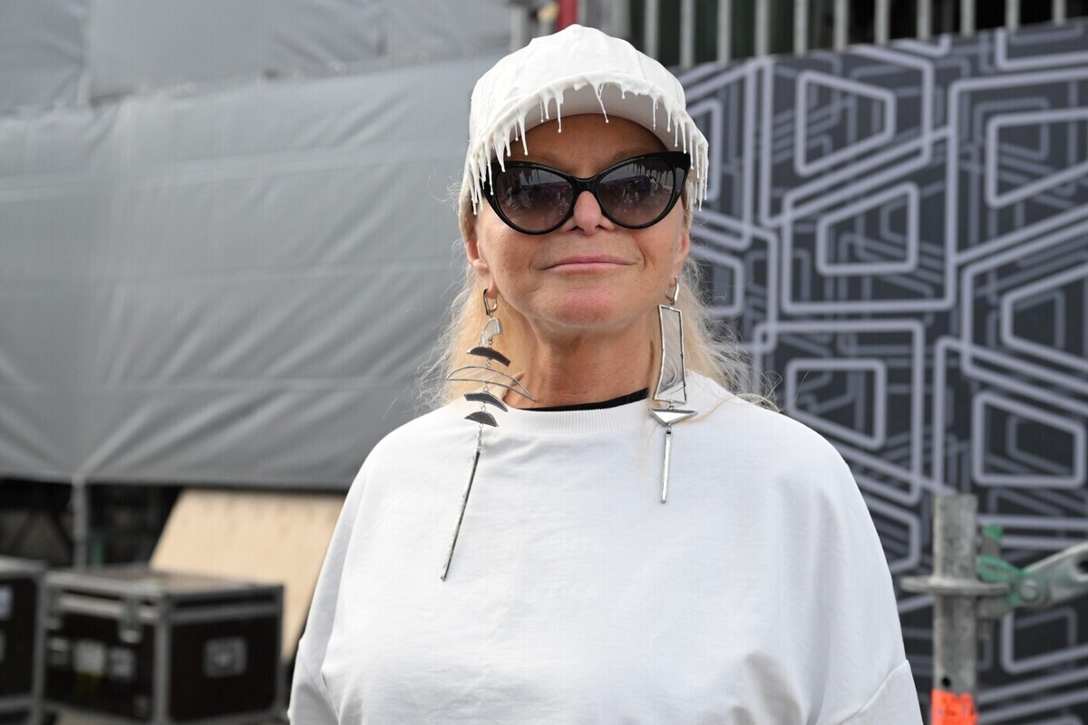 Юрист объяснил, могут ли авторов мемов о Ларисе Долиной привлечь к ответственности