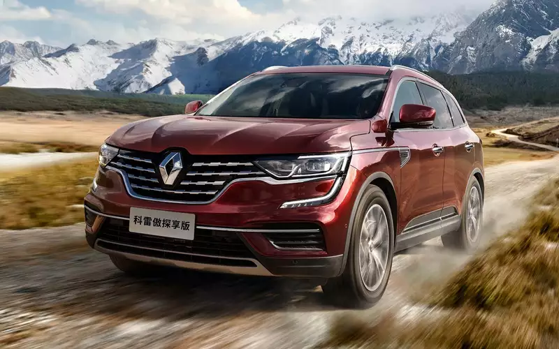 Рестайлинговый Renault Koleos привезли в Россию по цене от 3,7 млн рублей
